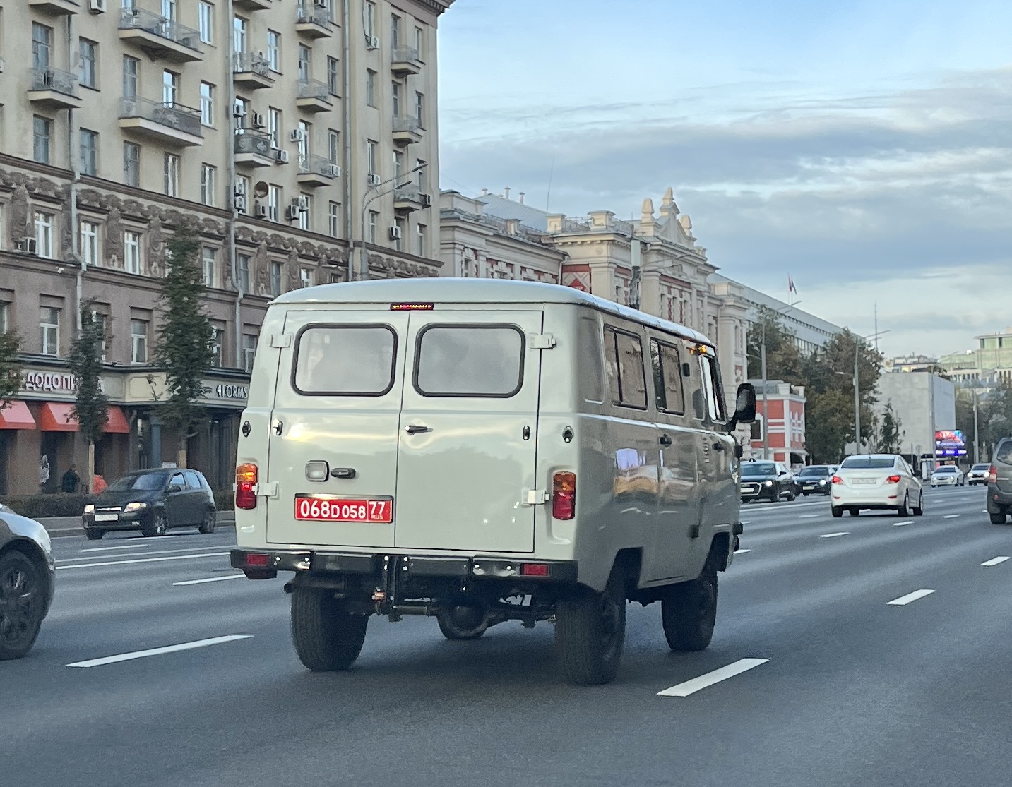 068 D 058 77, UAZ 452 452А/3962/3741 Glassed Van, 1965–