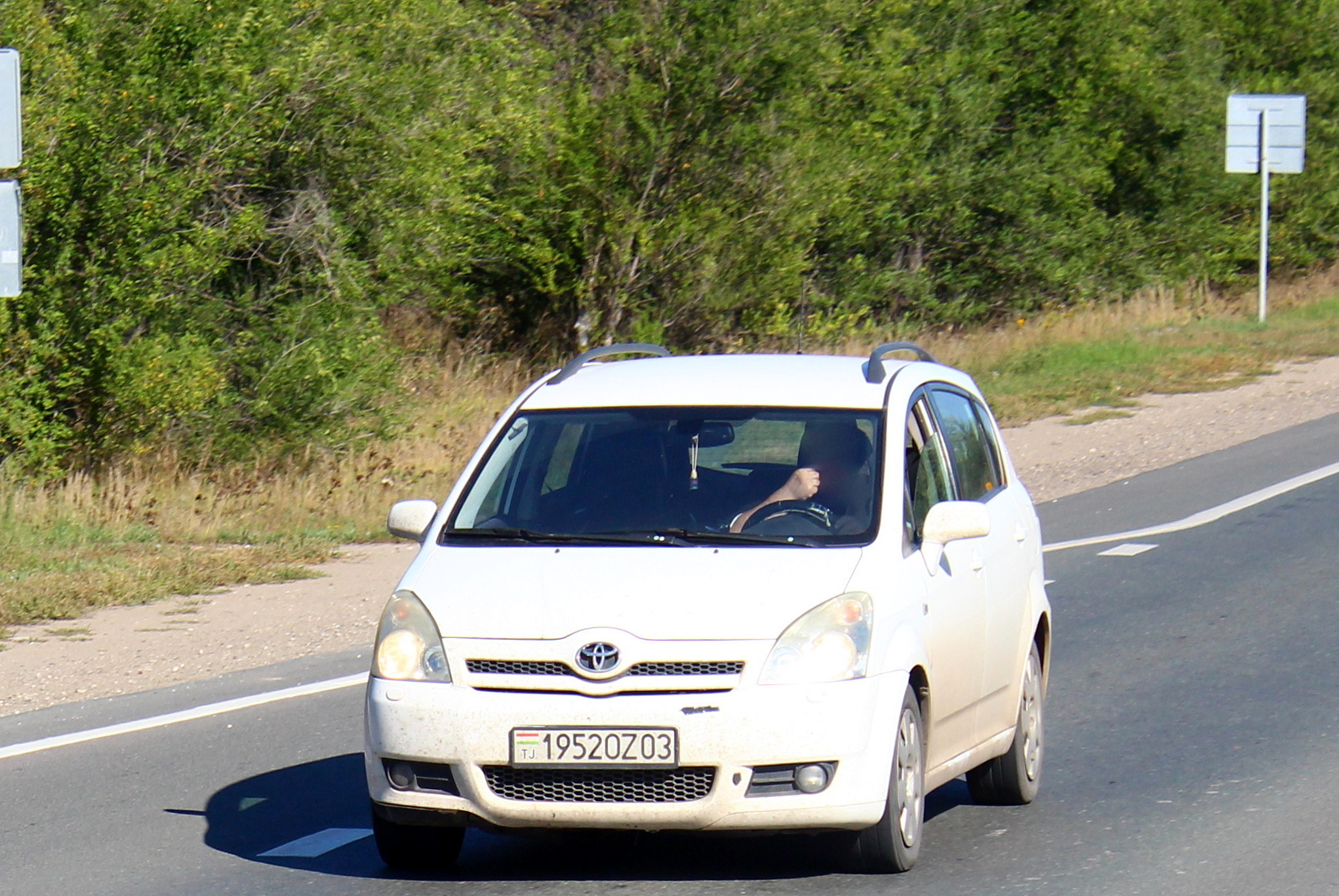 1952OZ03, Toyota Corolla Verso 2nd gen (AR10), 2004–2009