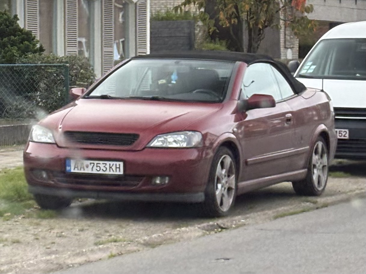 AA 753KH, Opel Astra 2nd gen Cabriolet (G; T98), 2000–2004
