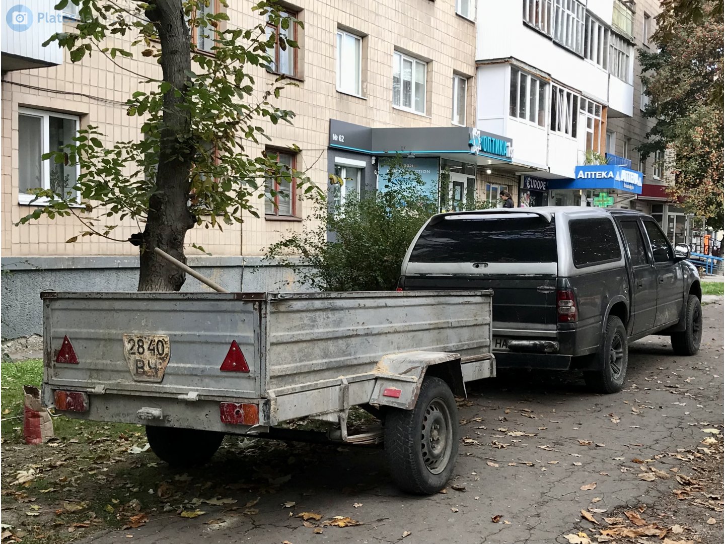 2840 ВЧ, Trailers (1977) 