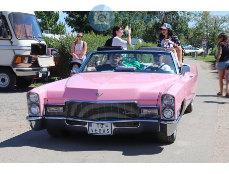 TO-VEGAS, Cadillac DeVille