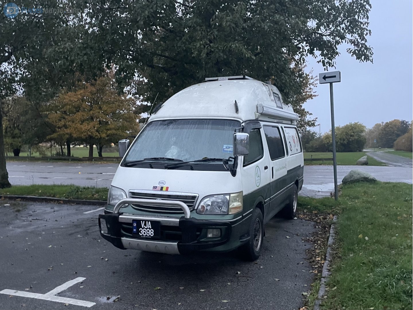 VJA 3698, Toyota HiAce 4th gen Van (H100), 1989–2004