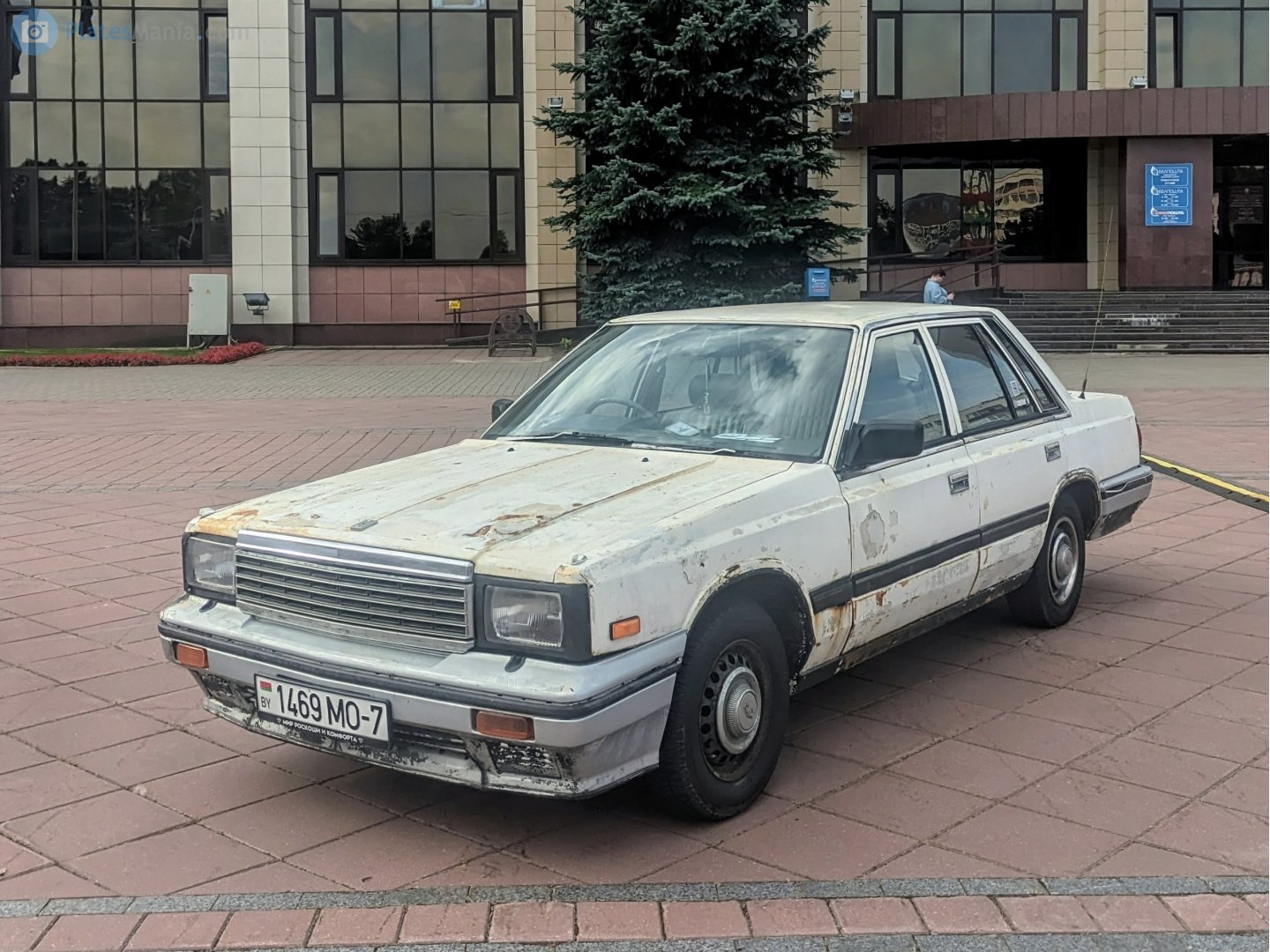 1469 MO-7, Nissan Laurel 6th gen Sedan (C32), 1984–1987
