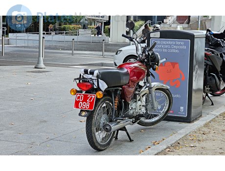 CD 27 098, Bajaj Boxer