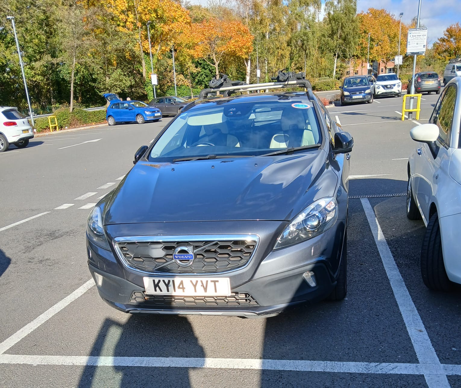 KY14YVT, Volvo V40 2nd gen Cross Country (526), 2013–2019
