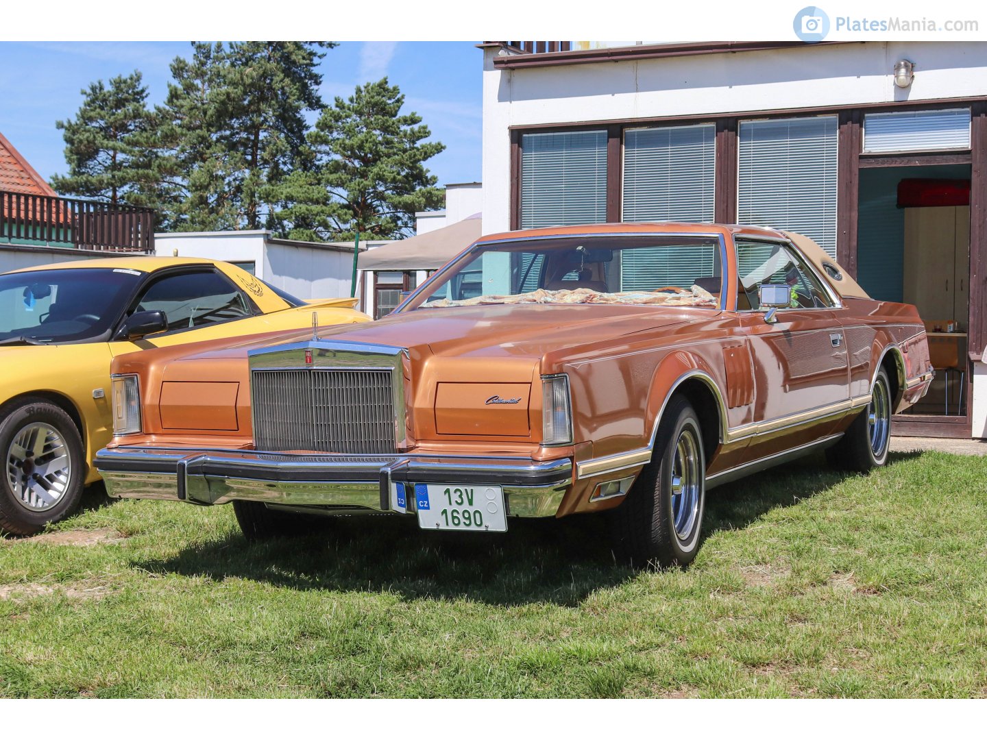 13V 1690, Lincoln Continental 5th gen 2-door Coupé (60), 1969–1974