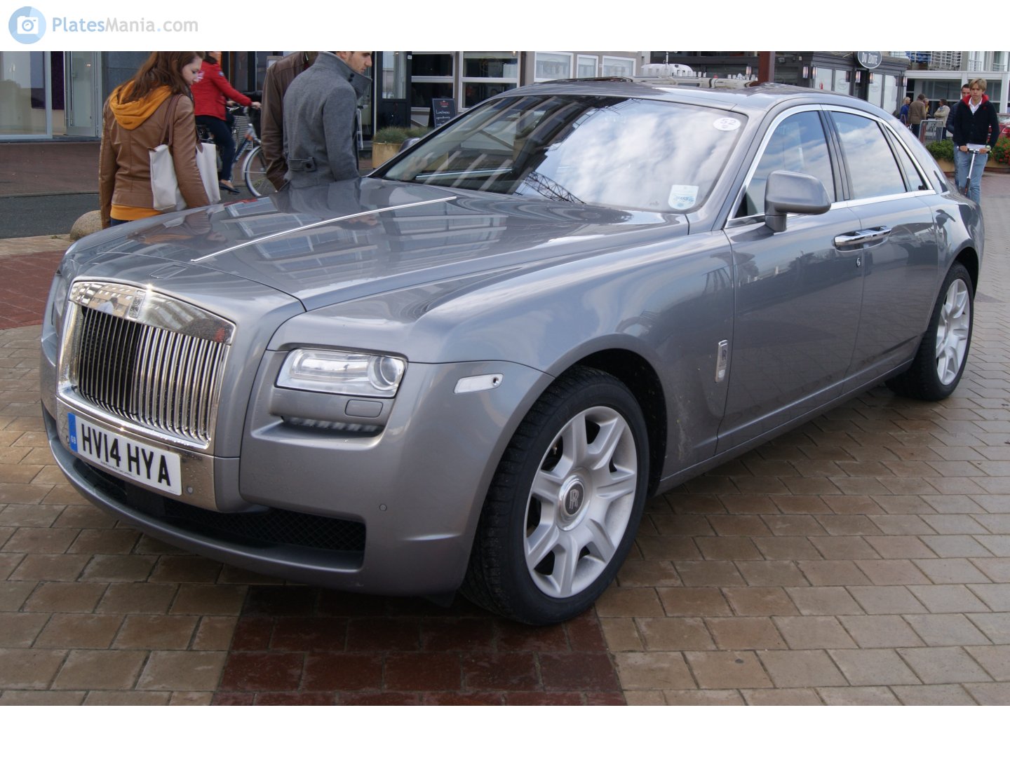HV14HYA, Rolls-Royce Ghost 1st gen (RR4), 2009–2014