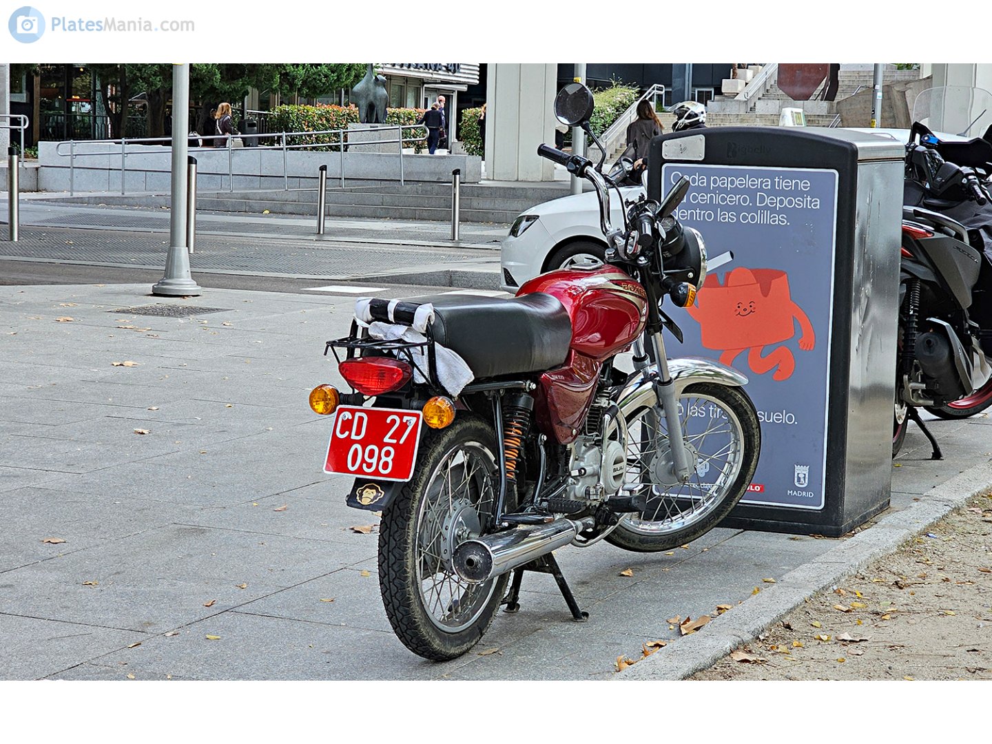 CD 27 098, Bajaj Boxer 