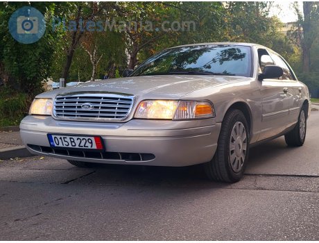 015 B 229, Ford Crown Victoria