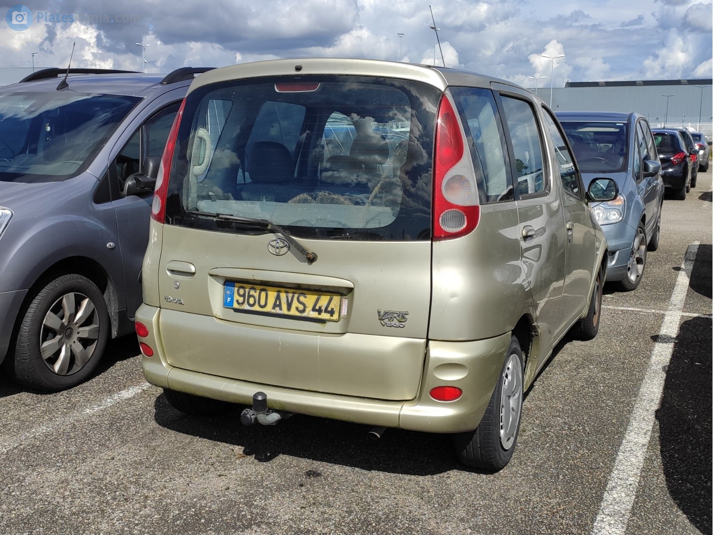 960 AVS 44, Toyota Yaris Verso 1st gen (XP20), 1999–2006