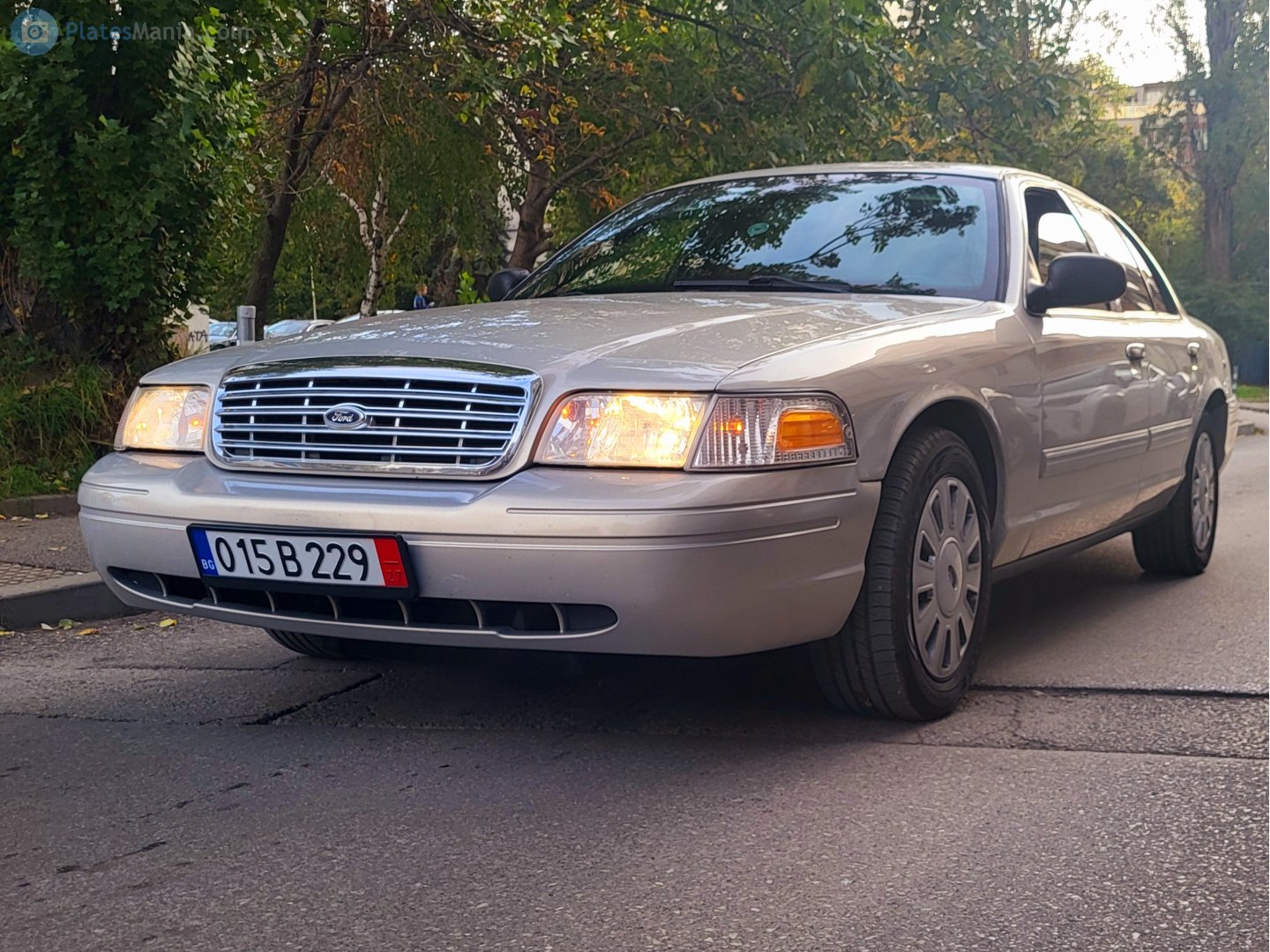 015 B 229 27, Ford Crown Victoria 2nd gen (EN114), 1997–2012