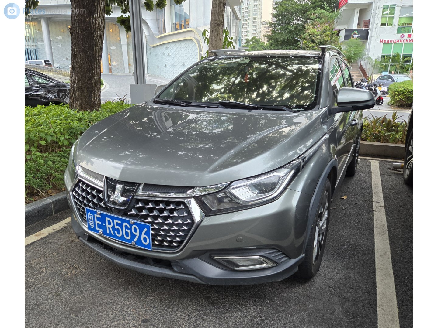 粤E·R5G96, Luxgen U5 