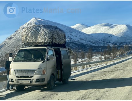 у297му14, Nissan Caravan