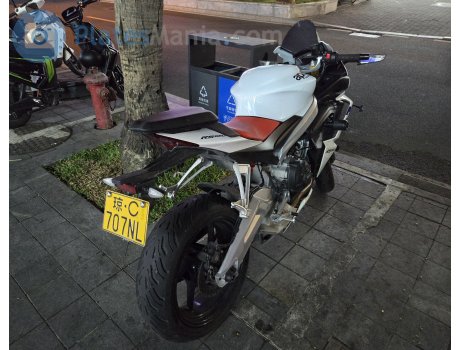 琼C·707NL, Aprilia RS