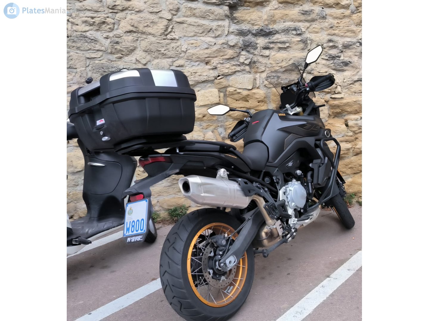 W800, Loncin Voge DS 