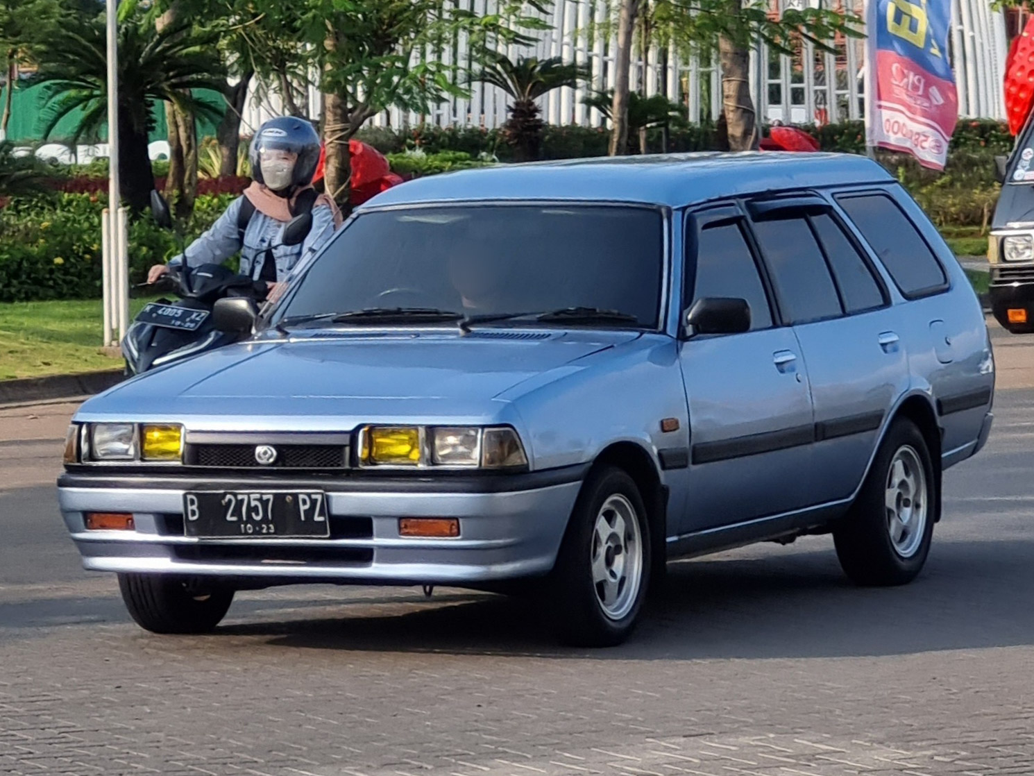 B 2757 PZ, Mazda Vantrend 1st gen (FA4; ID-market), 1993–1997