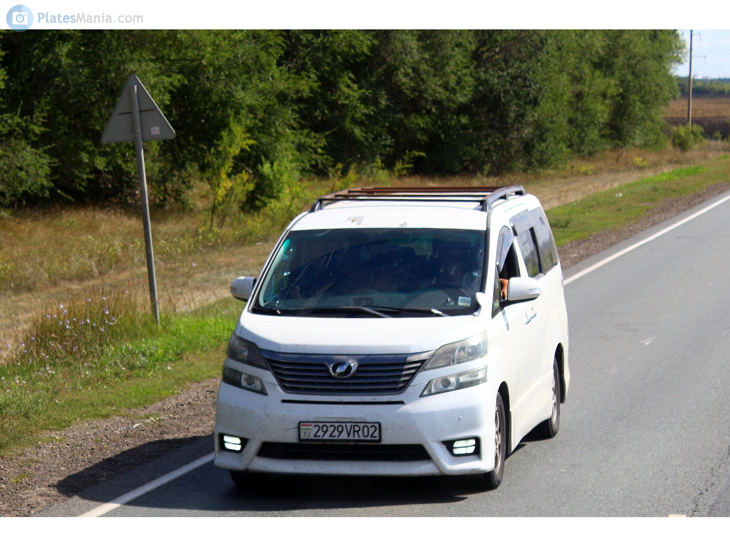 2929VR02, Toyota Vellfire 1st gen (AH20), 2008–2015