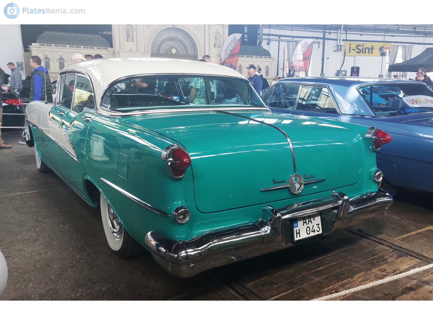 AA H 043, Oldsmobile 88 2nd gen 1955 2-door Sedan (3611; B-body), 1st facelift, 1954–1955