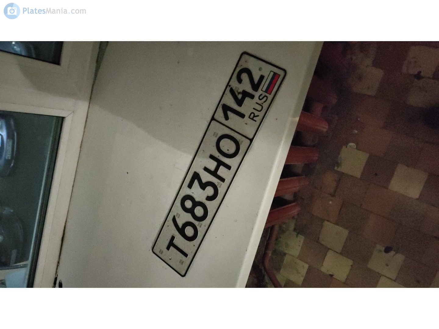 т 683 но 142, License plate without vehicle 