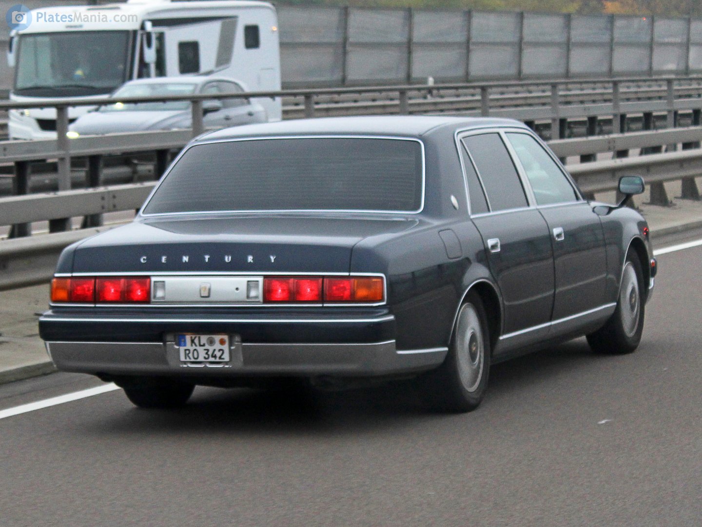 KL RO 342, Toyota Century 3rd gen (G50), 1997–2017