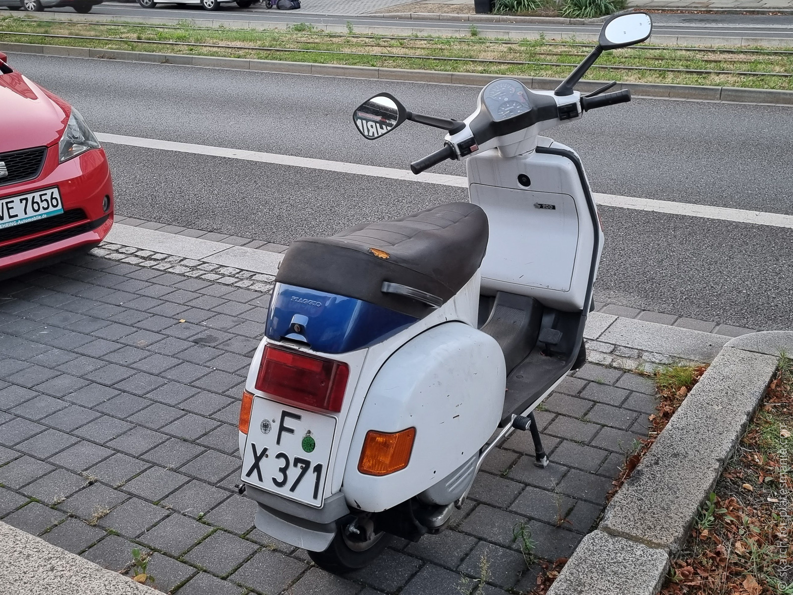 F X 371, Vespa Cosa 2nd gen (VNR2T), 1992–1993