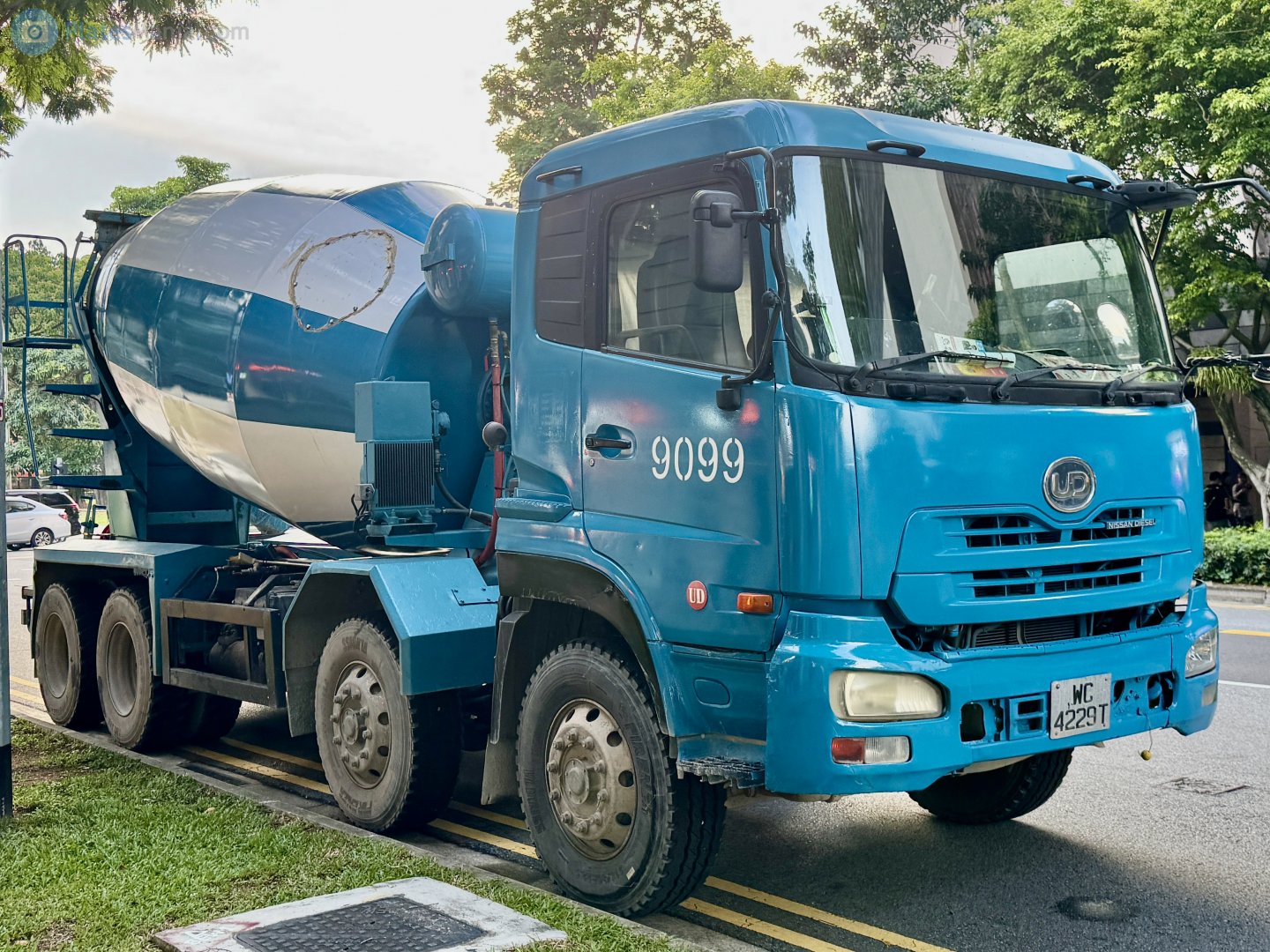 WC 4229 T, Nissan Diesel UD1300 