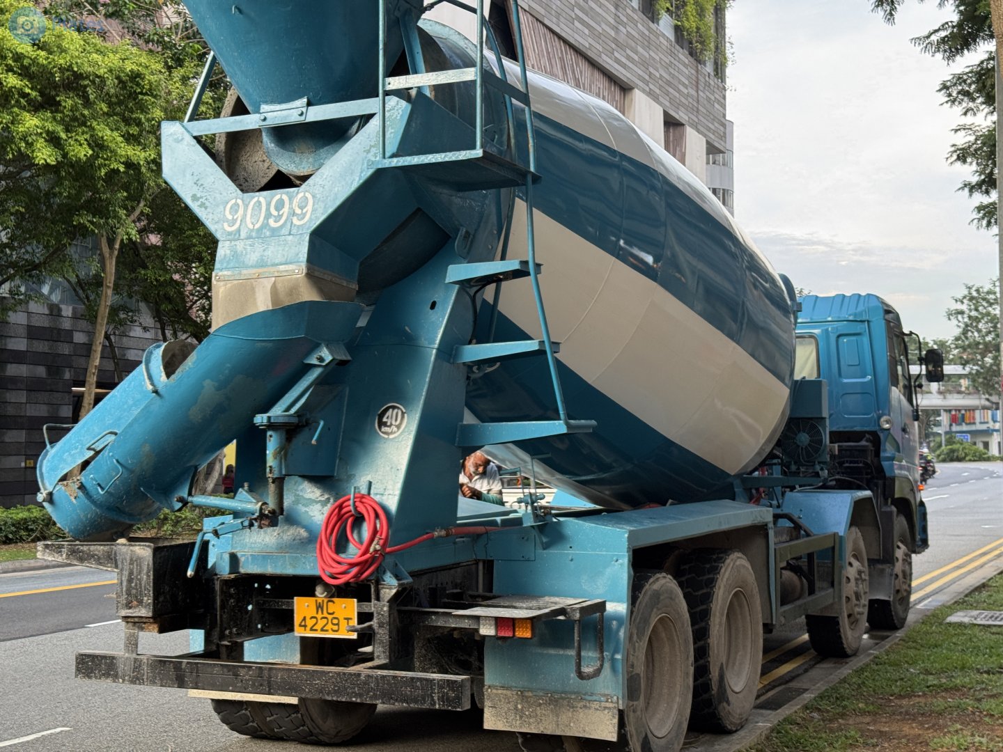 WC 4229 T, Nissan Diesel UD1400 