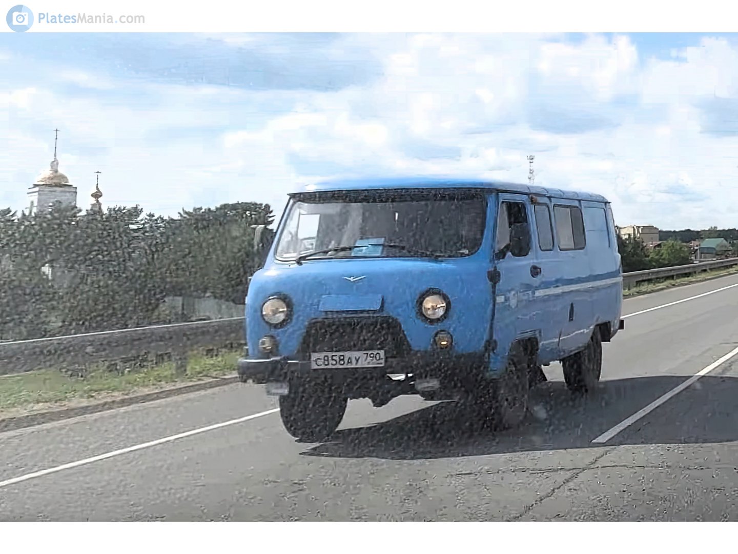 с 858 ау 790, UAZ 452 3909 Combi Van, 1996–
