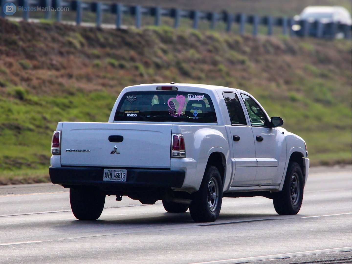 AVN 6813, Mitsubishi Raider 1st gen (ND), 2005–2009