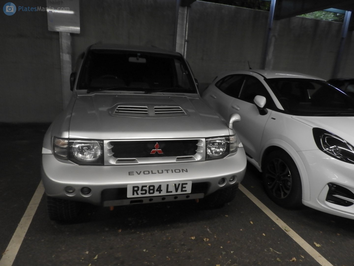 R584LVE, Mitsubishi Pajero Evolution 1st gen (V55W), 1997–1999