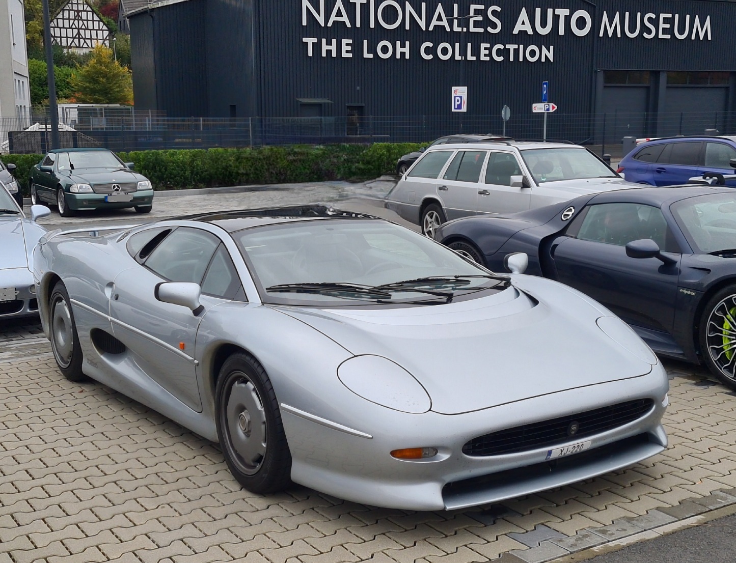 XJ-220, Jaguar XJ220 
