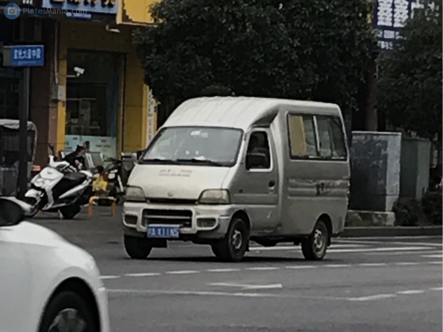 川A·111N5, Changan (Chana) Dushicaihong 