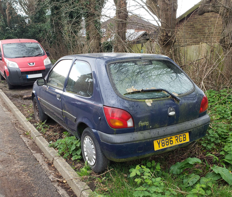 Y886RCB, Ford Fiesta 4th gen 5-door Hatch (JBS; BE91), 1st facelift, 1999–2002