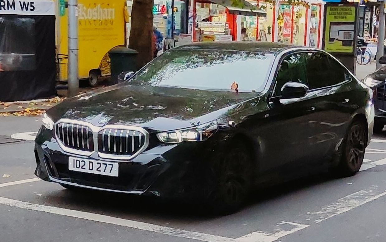 102D277, BMW 5 Series 8th gen Sedan (G60/G68), 2023–