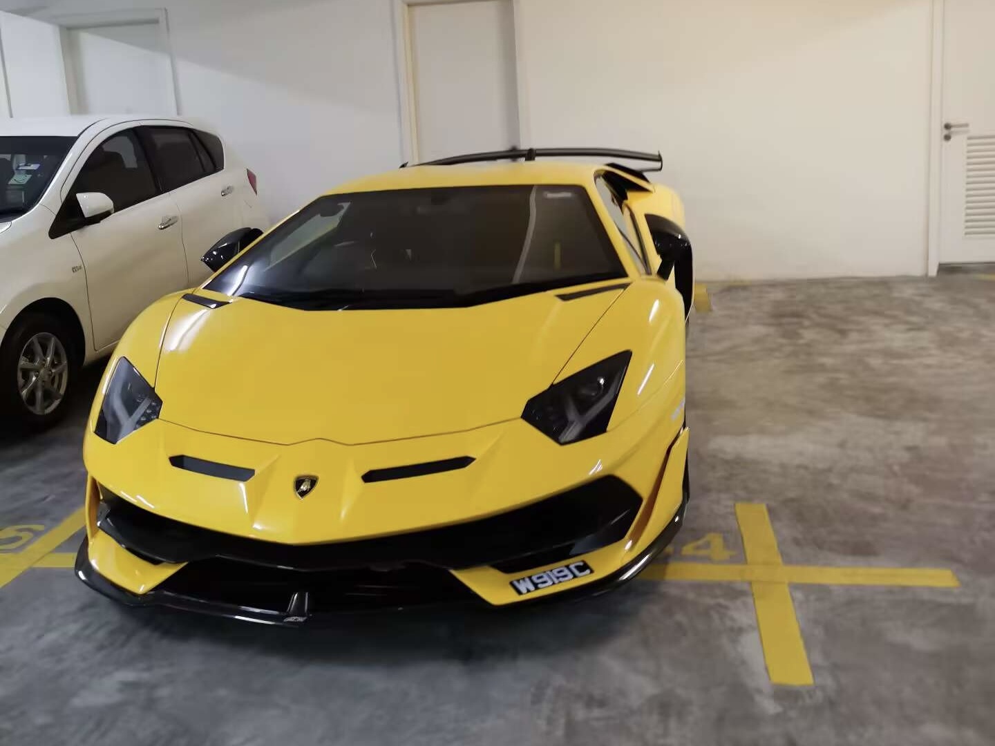 W 919 C, Lamborghini Aventador LP770-4 SVJ, 2018–