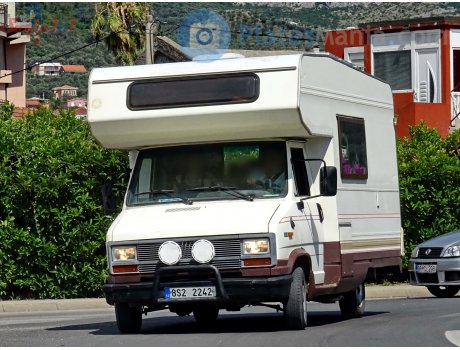 8S2 2242, Hymer Camp