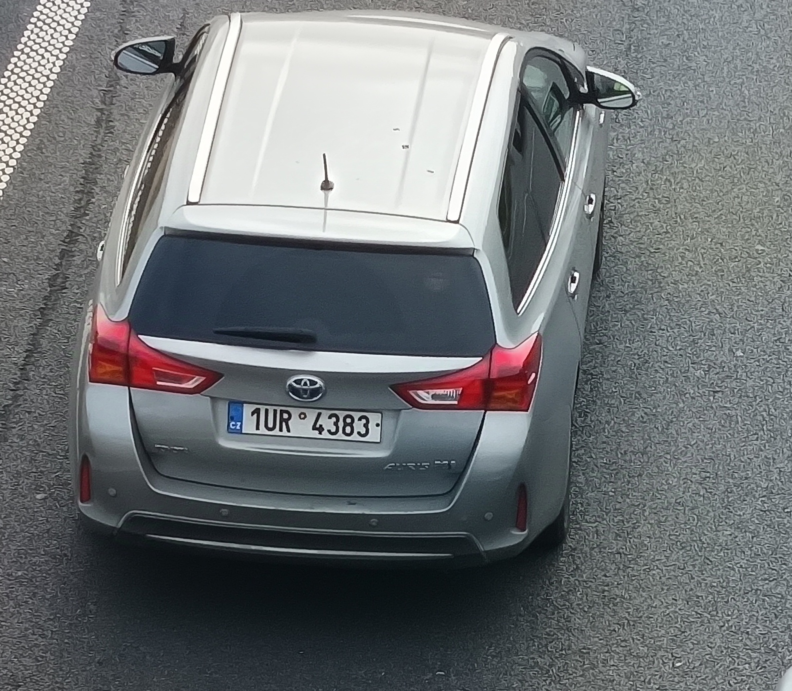 1UR 4383, Toyota Auris 2nd gen Touring Sports (E180), 2013–2015