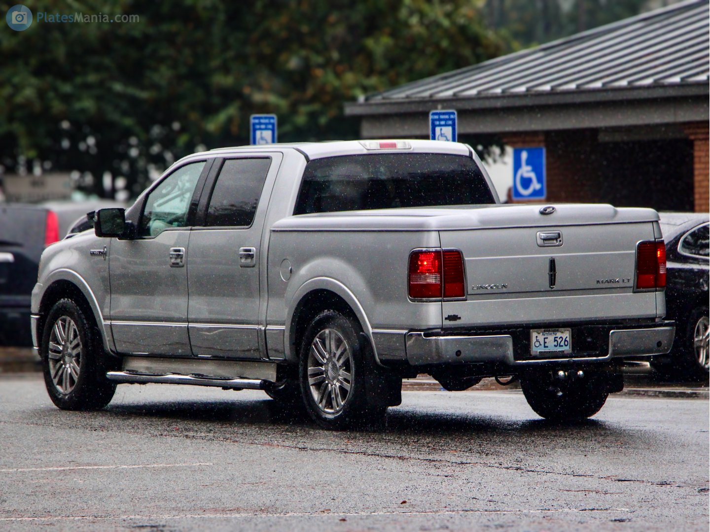 E 526, Lincoln Mark LT 1st gen (P397; NA-market), 2005–2008