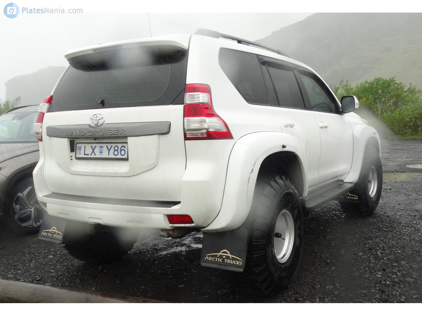 LX Y86, Toyota Land Cruiser Prado 4th gen 5-door SUV (J150), 1st facelift, 2013–2017