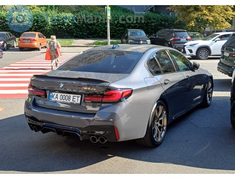 KA 0008 ET, BMW M5