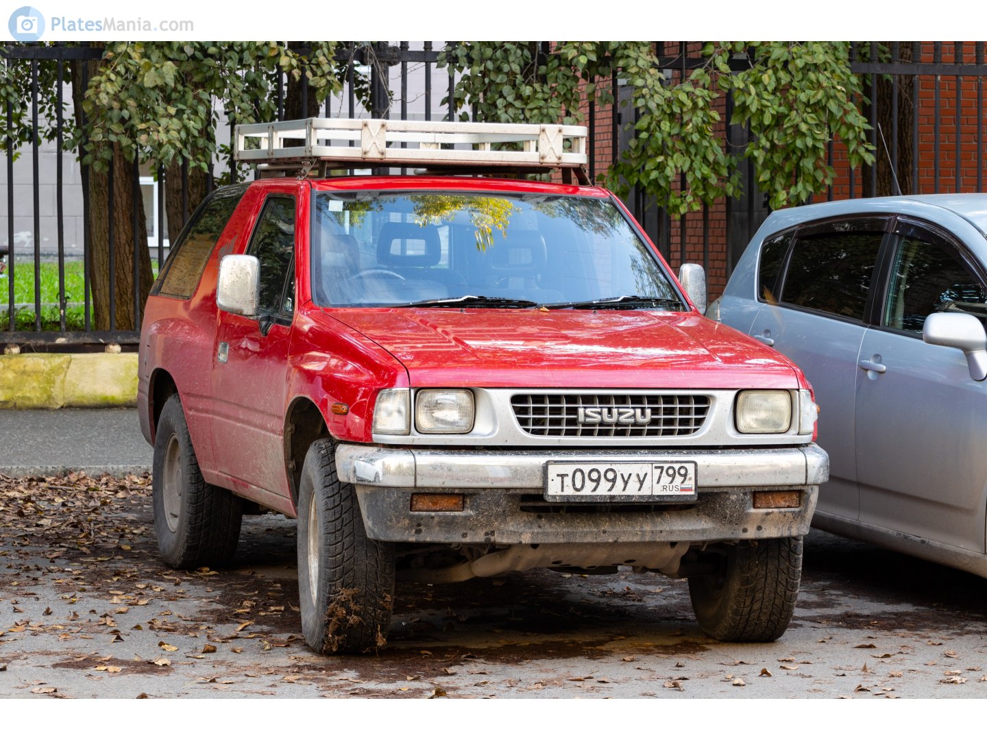т 099 уу 799, Isuzu MU 1st gen (UCS), 1989–1998