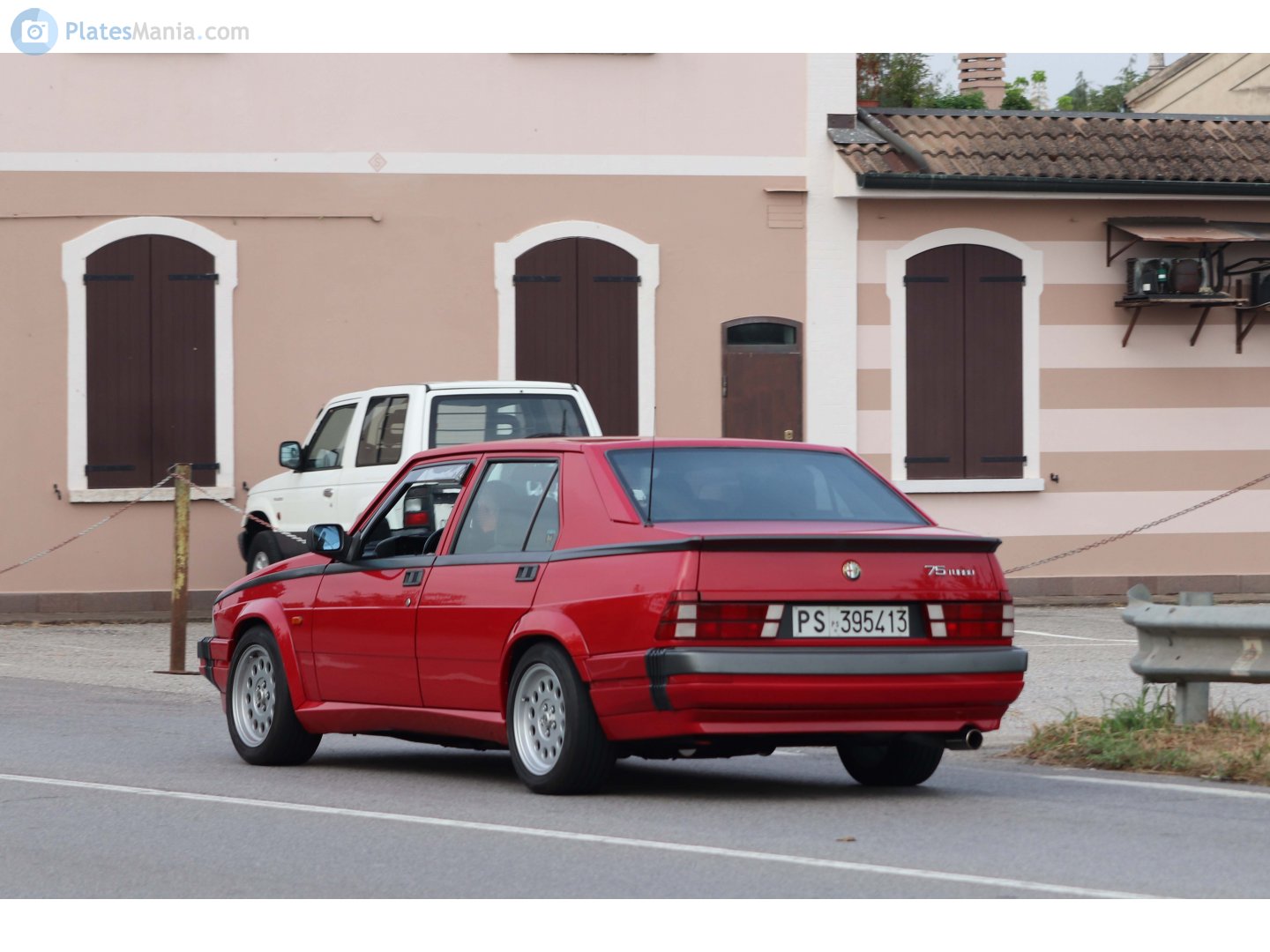 PS 395413, Alfa Romeo 75 1st gen (162B), 1985–1992