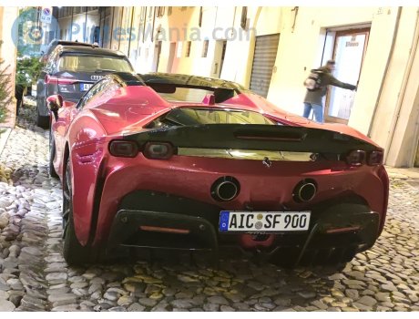 AIC SF 900, Ferrari SF90