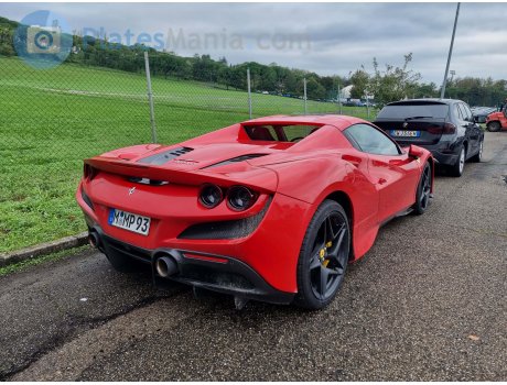 M MP 93, Ferrari F8