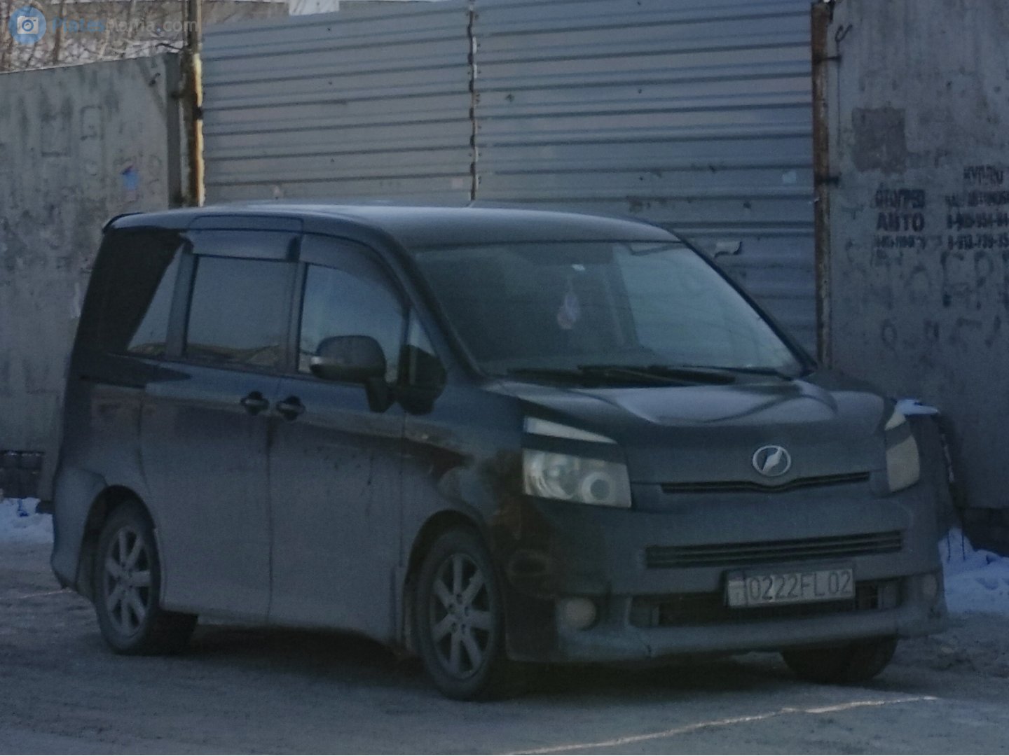 0222FL02, Toyota Voxy 2nd gen (R70), 2007–2014