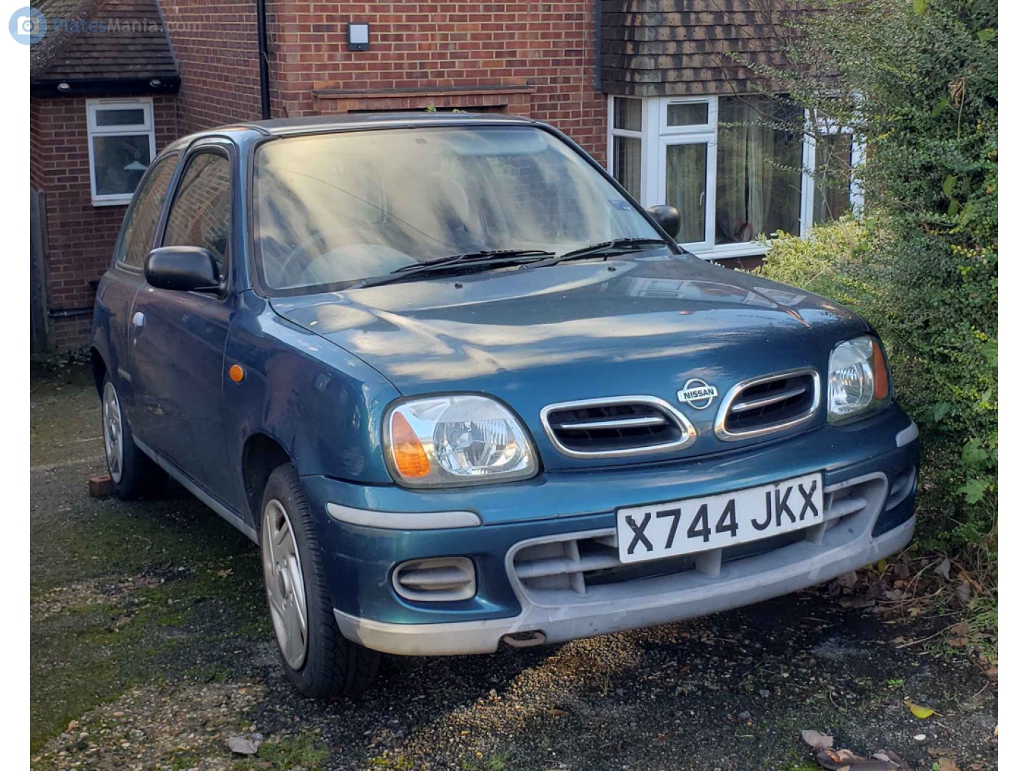 X744JKX, Nissan Micra 2nd gen 3-door Hatch (K11), 1992–2003