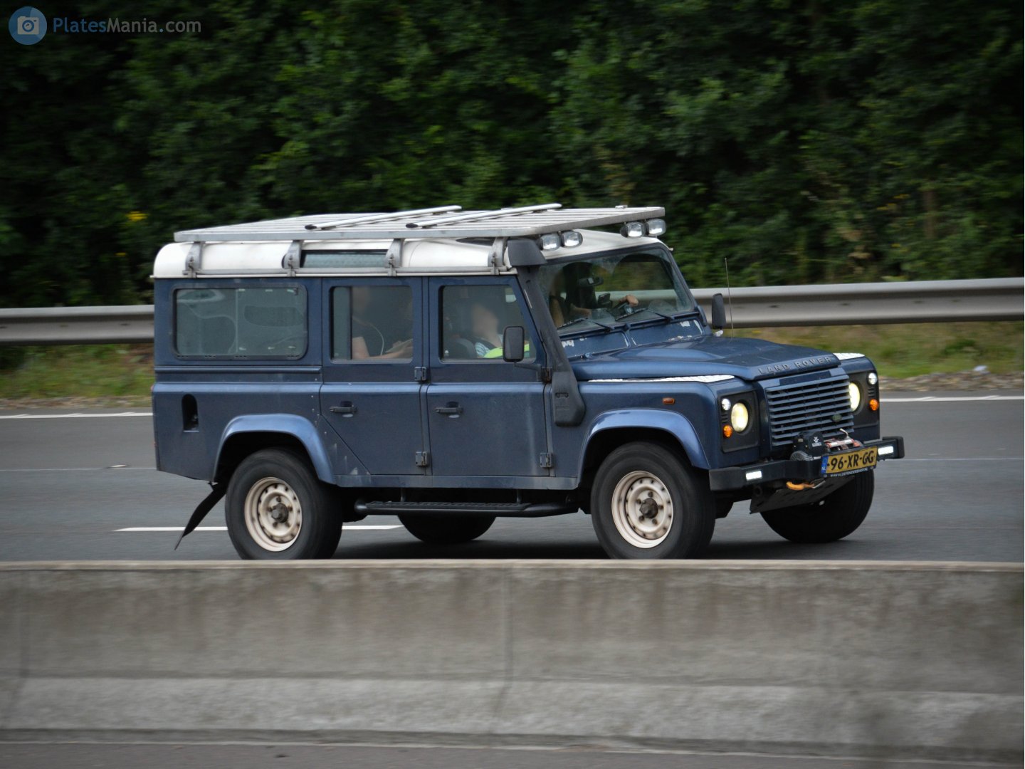 96-XR-GG, Land Rover Defender 1st gen 110