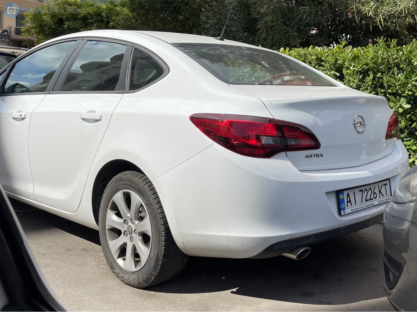 AI 7226 KT, Opel Astra 4th gen Sedan (J; P10), 2012–2018
