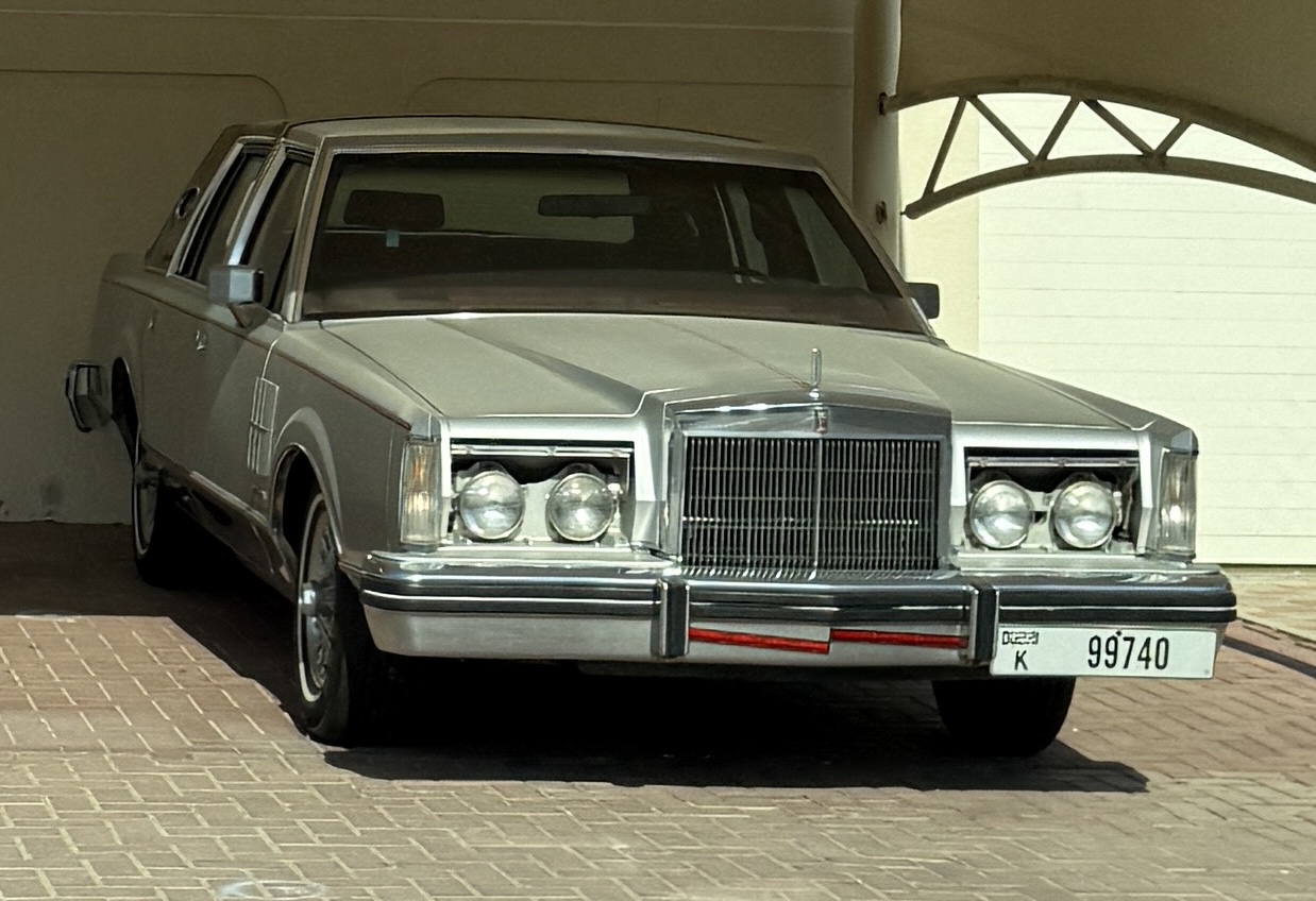 K 99740, Lincoln Continental 6th gen 4-door Sedan (54), 1979–1980