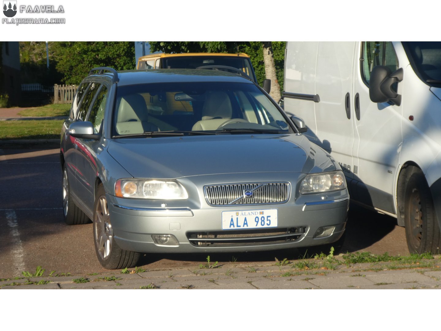 ÅLA 985, Volvo V70 2nd gen (285), 2000–2007